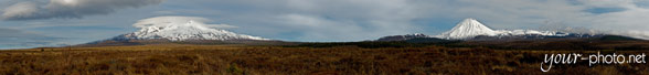 Panorama: Mt. Ngauruhoe und Mt. Ruapehu